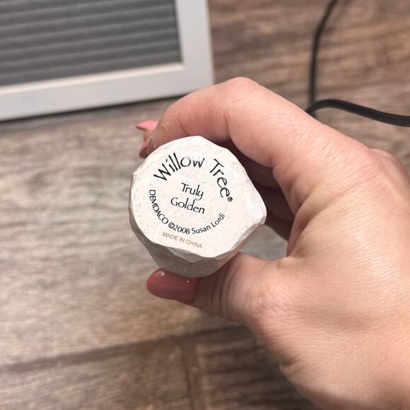 Willow Tree "Truly Golden" Figurine 2008 - Picture 3 of 5